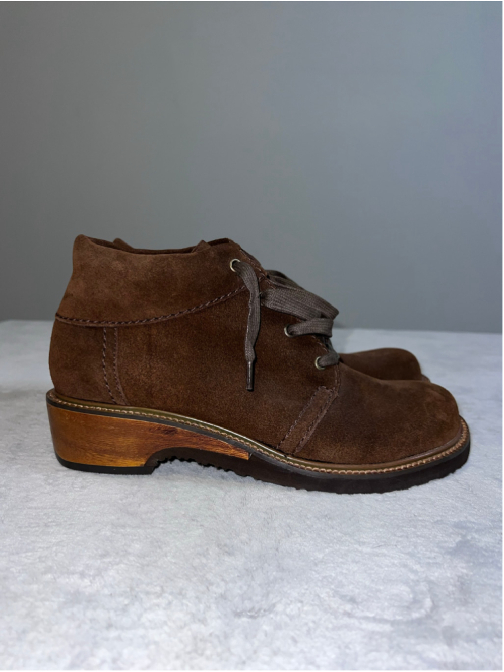 Women's Earth Brown Suede Ankle Boots & Booties 8.5
